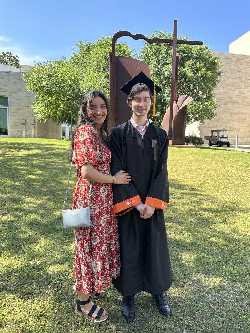 2023/05(May)/Dax-College-Graduation/800x600_2023-05-17-Dax-UTD-College-Graduation-82-Aditi.JPG