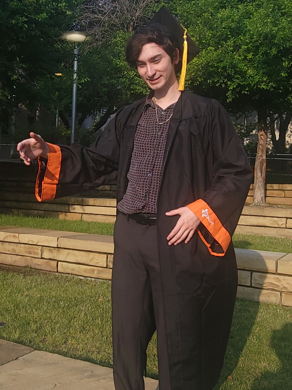 2023-05-07-Dax-Graduation-Photoshoot-43.jpg