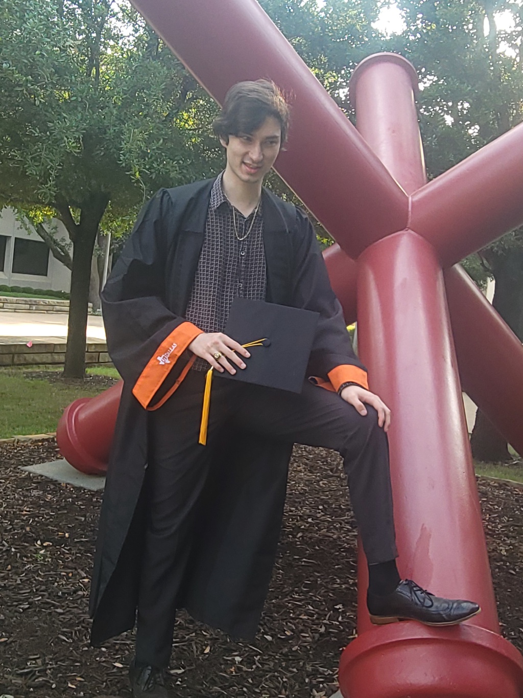 2023-05-07-Dax-Graduation-Photoshoot-47.jpg