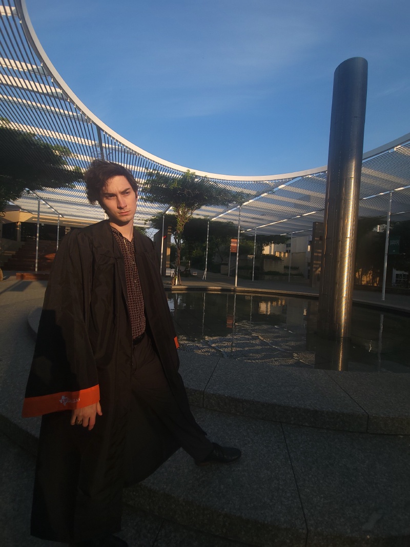 2023-05-07-Dax-Graduation-Photoshoot-01.jpg