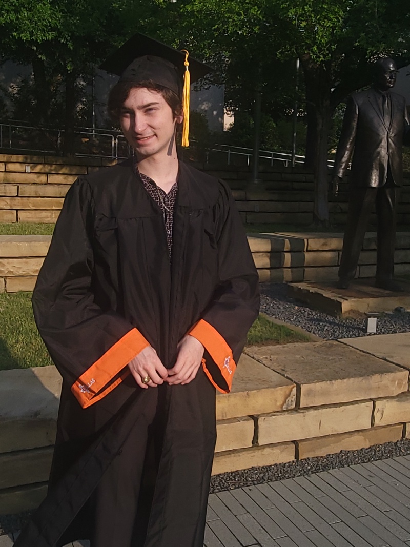 2023-05-07-Dax-Graduation-Photoshoot-38.jpg