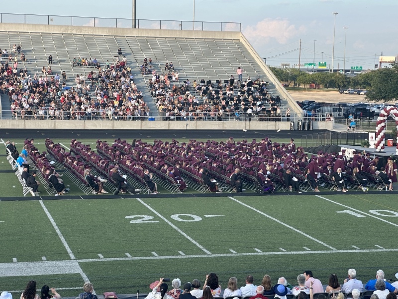 2023/05(May)/Ian-Graduation/800x600_2023-05-30-Ian-Highschool-Graduation-04.JPG