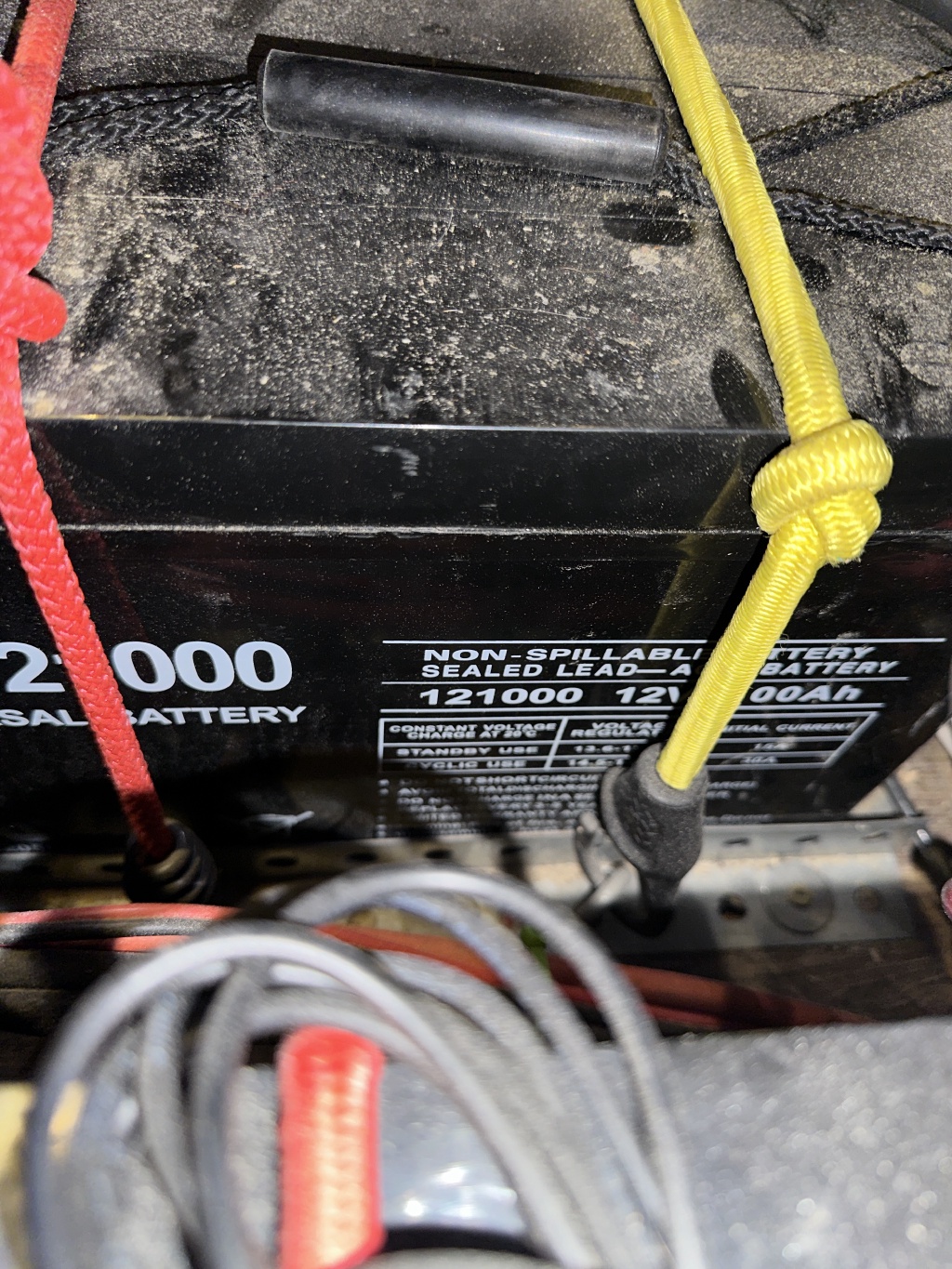 2023/05(May)/Sprinter-House-Batteries-Replaced/1024x768_2023-03-23-Sprinter-02-Old-Batteries.JPG