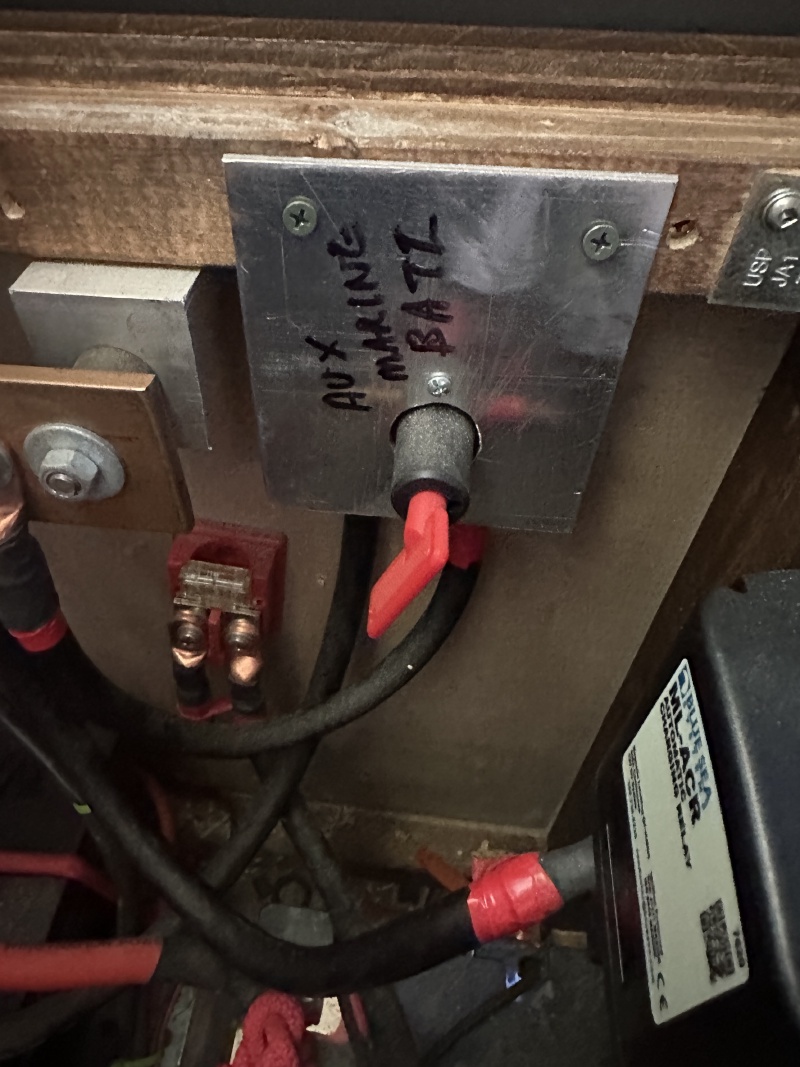 2023/05(May)/Sprinter-House-Batteries-Replaced/800x600_2023-05-06-Sprinter-04-House-Battery-Replacement.JPG