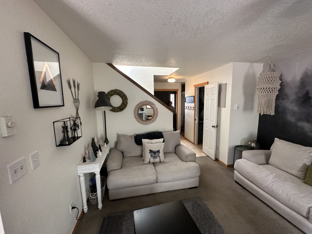 2023/06(June)/Ben-Kavita-House-Hunting/1024x768_2023-06-30-Ben-Kavita-Colorado-House-Hunting-22.JPG