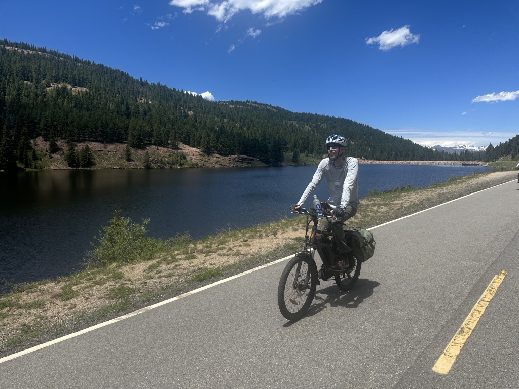 2023/06(June)/Colorado-Ben-Kavita-Stan-Steve-visit/1024x768_2023-06-29-Colorado-013-biking-Stan.JPG