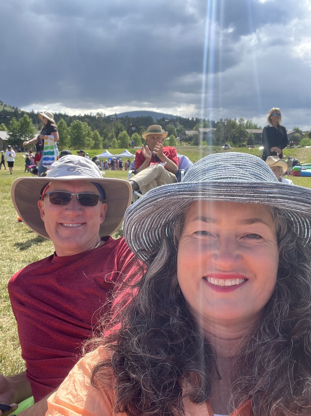 2023/06(June)/Colorado-Ben-Kavita-Stan-Steve-visit/1024x768_2023-07-04-Colorado-003-4th-July-Rainbow-Park-Travis-Suzi.JPG