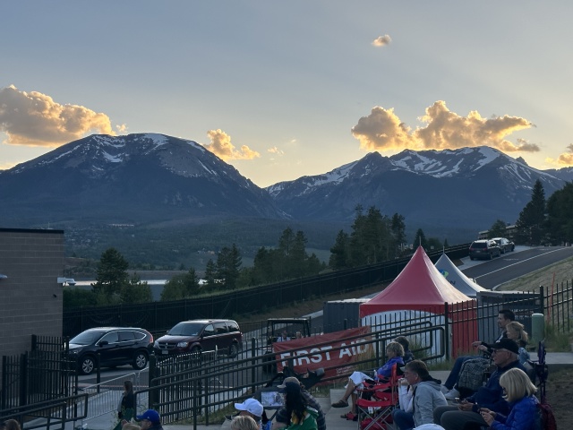 2023/06(June)/Colorado-Ben-Kavita-Stan-Steve-visit/640x480_2023-07-02-Colorado-005-Dillon-Amphitheater.JPG