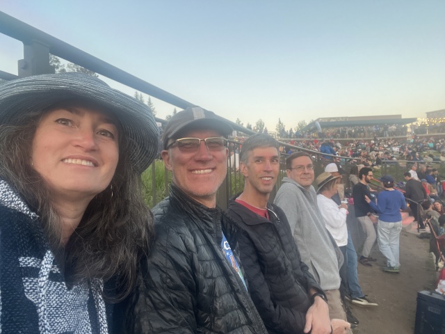 2023/06(June)/Colorado-Ben-Kavita-Stan-Steve-visit/640x480_2023-07-02-Colorado-006-Dillon-Amphitheater-Suzi-Travis-Stan-Steve.JPG