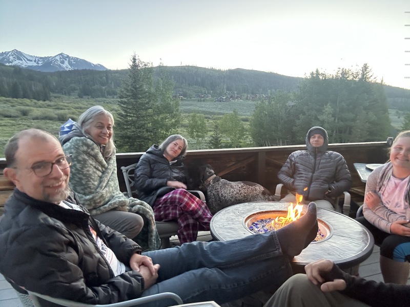 2023/06(June)/Colorado-Ben-Kavita-Stan-Steve-visit/800x600_2023-06-24-Colorado-016-Ren-Kavita-Suzi-Ben.JPG