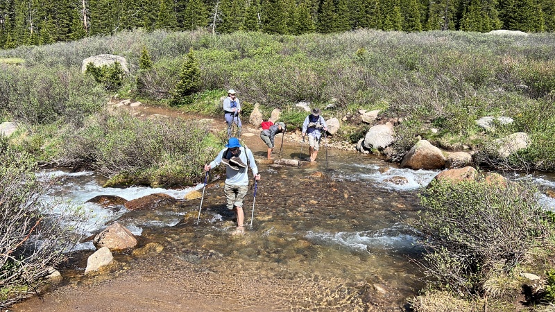 2023/06(June)/Colorado-Ben-Kavita-Stan-Steve-visit/800x600_2023-07-01-Colorado-Chihuahua-Gultch-Hike-013-Stan-McKenzie-Kavita-Ben.JPG
