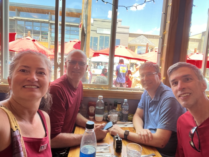 2023/06(June)/Colorado-Ben-Kavita-Stan-Steve-visit/800x600_2023-07-04-Colorado-004-4th-July-Suzi-Travis-Steve-Stan.JPG