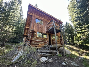 2023-07-01-Colorado-Chihuahua-Gultch-Hike-025-Vales-Cabin.JPG