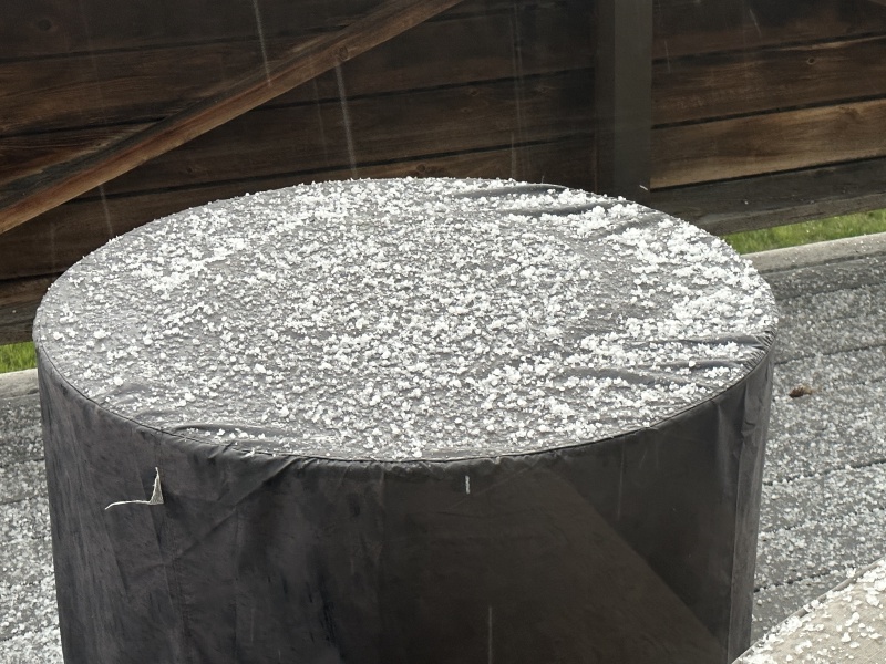 2023/06(June)/Colorado/800x600_2023-06-11-Colorado-02-hail.JPG