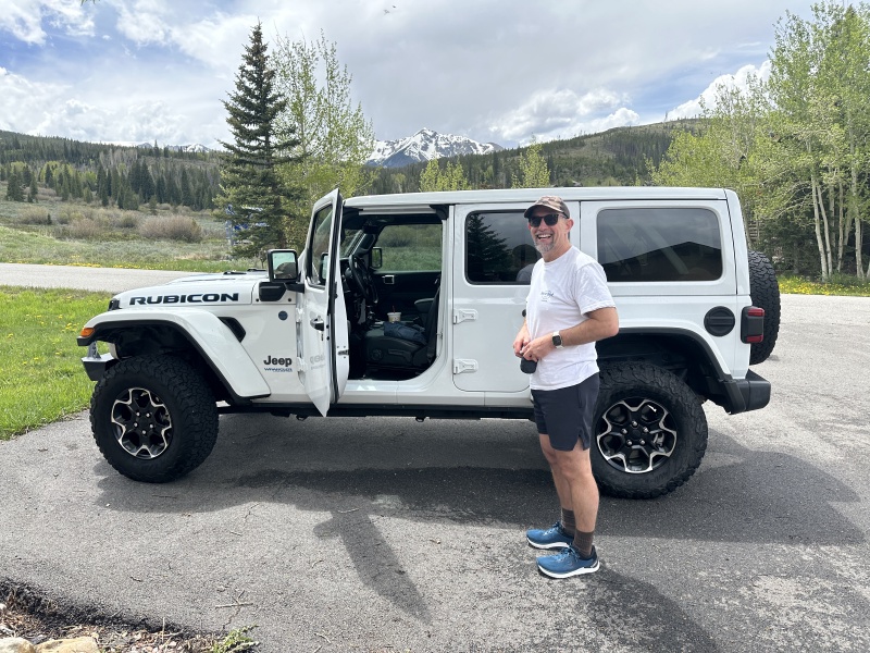 2023/06(June)/Colorado/800x600_2023-06-11-Colorado-23-Ren-new-jeep.JPG