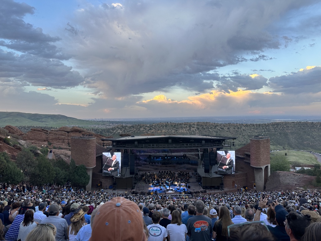 2023/06(June)/Red-Rocks-Lyle-Lovett/1024x768_2023-06-28-Lyle-Lovett-Red-Rocks-07.JPG
