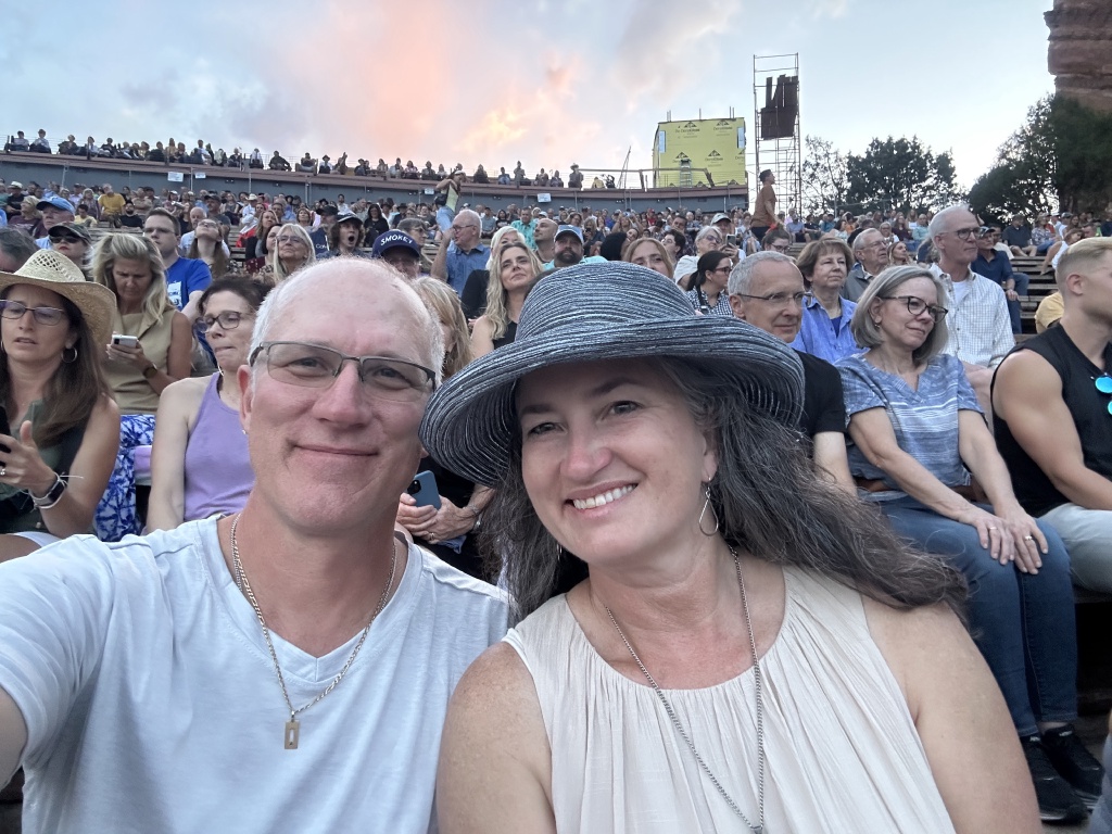 2023/06(June)/Red-Rocks-Lyle-Lovett/1024x768_2023-06-28-Lyle-Lovett-Red-Rocks-12-Travis-Suzi.JPG