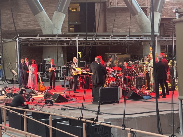 2023/06(June)/Red-Rocks-Lyle-Lovett/640x480_2023-06-28-Lyle-Lovett-Red-Rocks-11.JPG