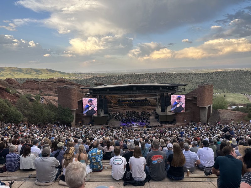 2023/06(June)/Red-Rocks-Lyle-Lovett/800x600_2023-06-28-Lyle-Lovett-Red-Rocks-04.JPG