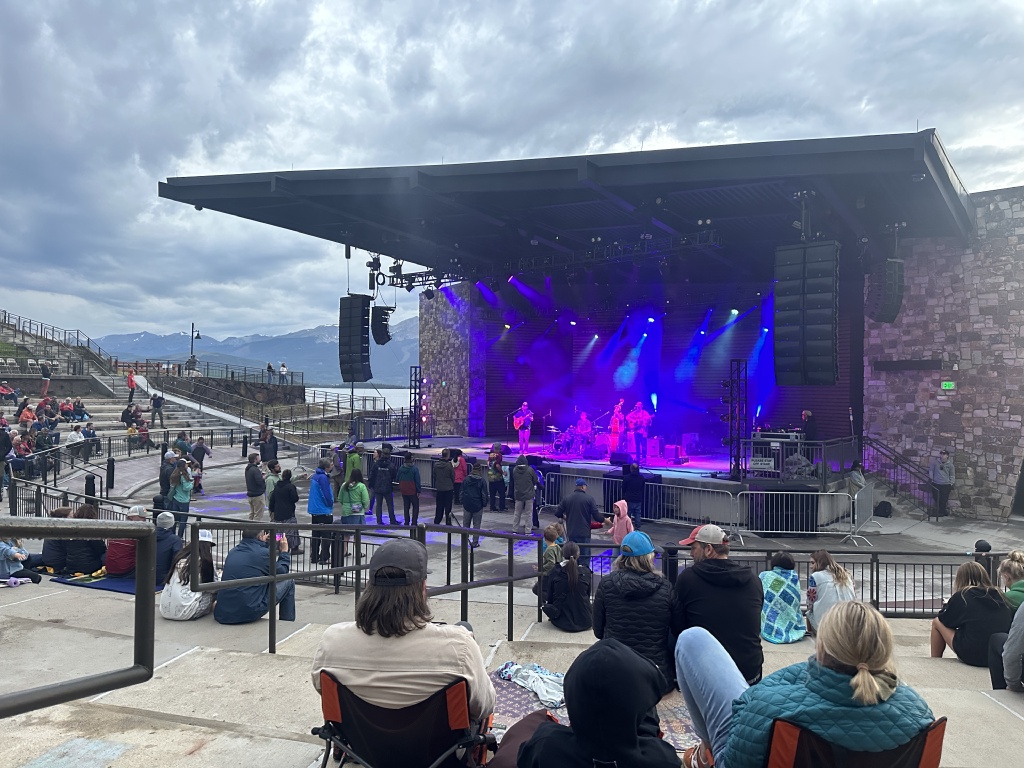2023/07(July)/Colorado-Bill-Vava-Terhune/1024x768_2023-07-31-Colorado-02-Dillon-Amp-CaveSingers.JPG