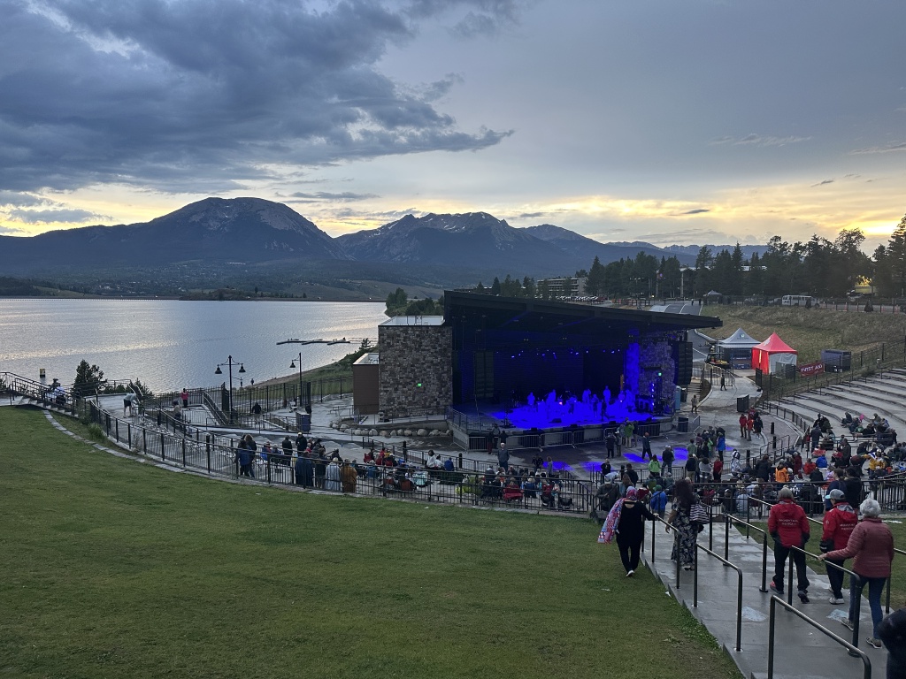 2023/07(July)/Colorado-Bill-Vava-Terhune/1024x768_2023-07-31-Colorado-04-Dillon-Amp-CaveSingers.JPG