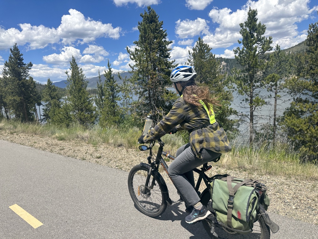 2023/07(July)/Colorado-Karen-Megan-visit/1024x768_2023-07-10-Colorado-28-Karen-biking.JPG