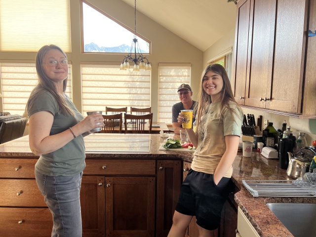 2023/07(July)/Colorado-Karen-Megan-visit/640x480_2023-07-09-Colorado-21-Karen-Travis-Meghan.JPG