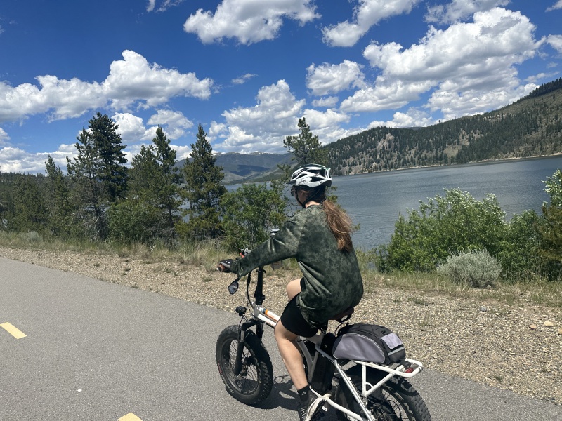 2023/07(July)/Colorado-Karen-Megan-visit/800x600_2023-07-10-Colorado-25-Meghan-biking.JPG