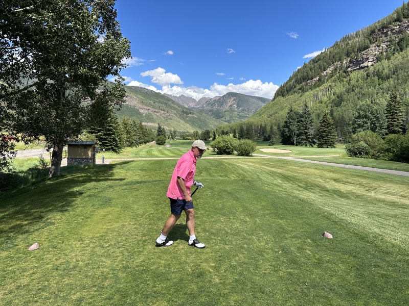 2023/07(July)/Golf-at-Vail-with-Ren/800x600_2023-07-20-Colorado-2-Vail-Golf-Ren.JPG