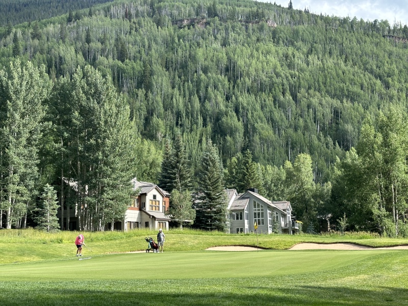 2023/07(July)/Golf-at-Vail-with-Ren/800x600_2023-07-20-Colorado-3-Vail-Golf-Ren.JPG