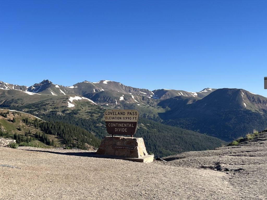 2023-07-15-Hiking-Cupid-Grizzly-01-Loveland-Pass-sign.JPG