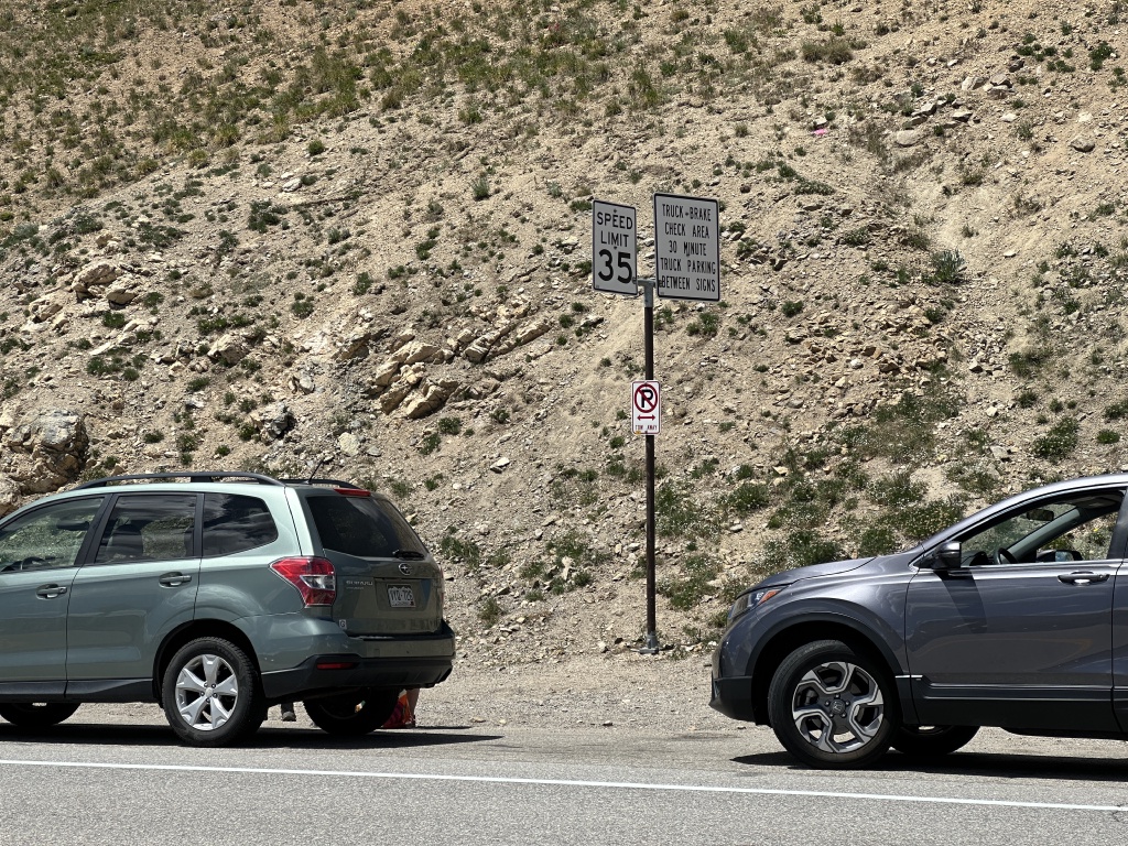 2023-07-15-Hiking-Cupid-Grizzly-61-no-parking.JPG