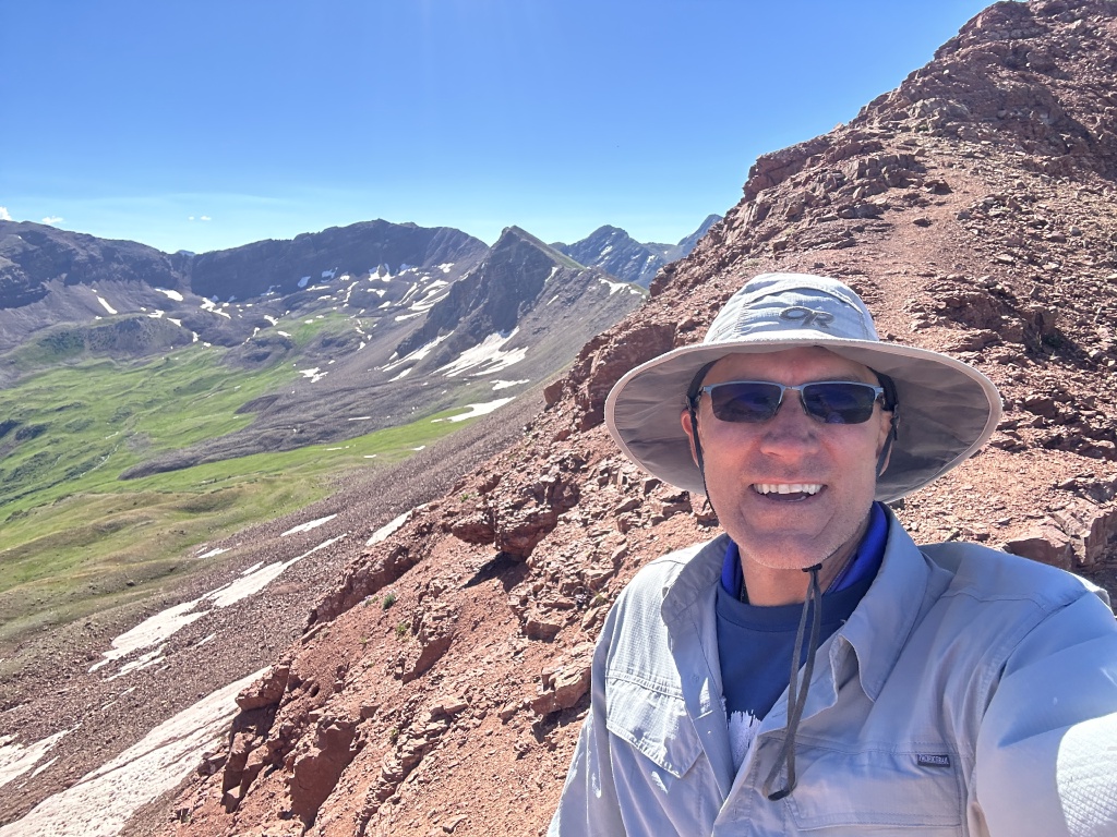 2023/08(August)/Maroon-Bells-4-Pass-Loop/1024x768_2023-08-06-Maroon-Bells-Four-Pass-Loop-227-Travis.JPG