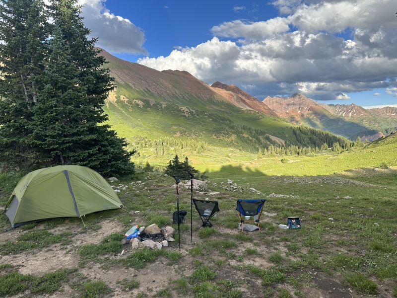 2023/08(August)/Maroon-Bells-4-Pass-Loop/800x600_2023-08-04-Maroon-Bells-Four-Pass-Loop-104-campsite.JPG