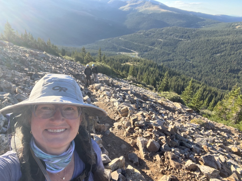 2023/08(August)/Quandary-14er/800x600_2023-08-19-Quandary-Peak-43-Suzi.JPG
