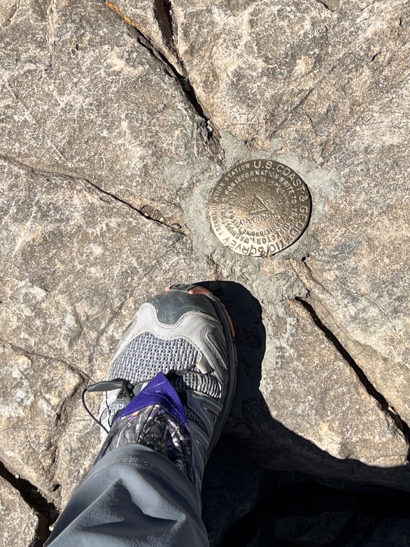2023/08(August)/Quandary-14er/800x600_2023-08-19-Quandary-Peak-45-peak-marker.JPG