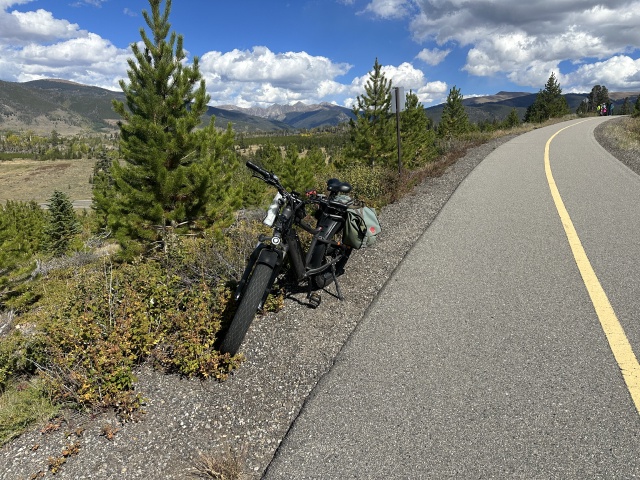 2023/09(September)/Colorado/640x480_2023-09-21-Colorado-51-biking.JPG