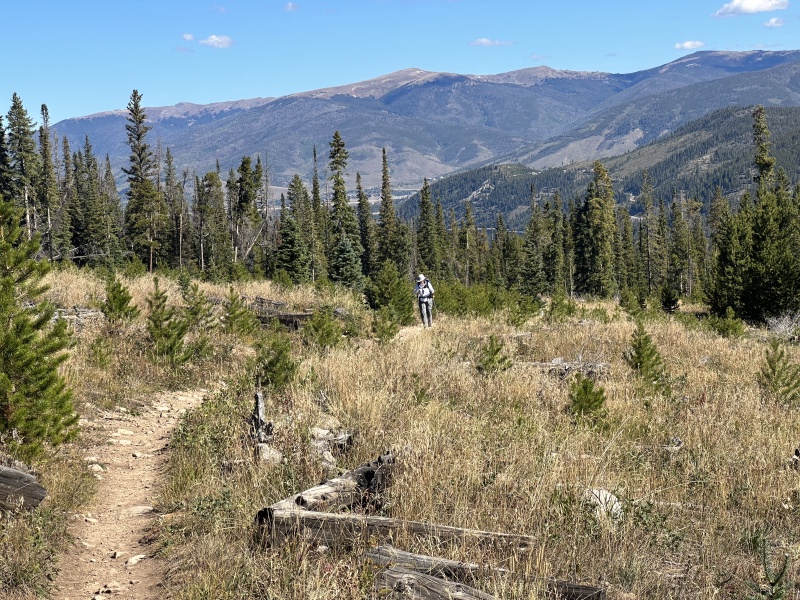 2023/09(September)/Colorado/800x600_2023-09-17-Colorado-04-hiking-Suzi.JPG