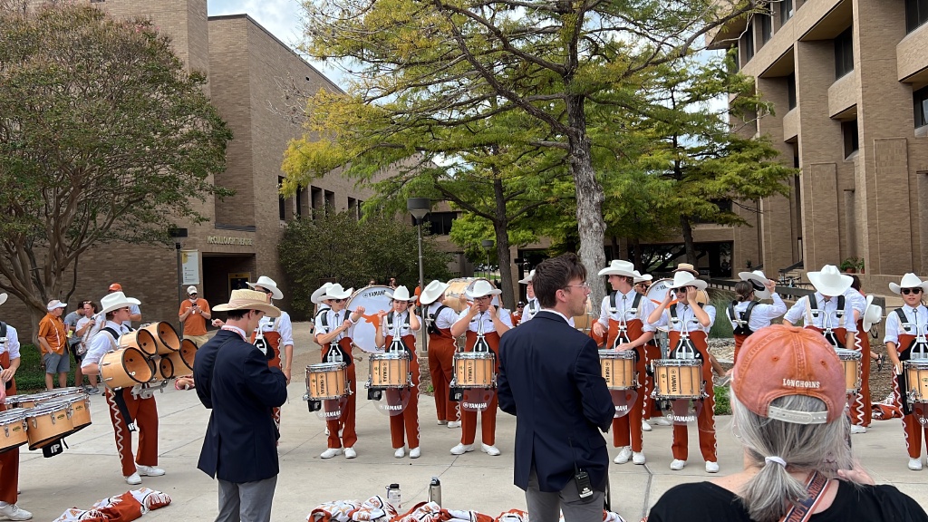 2023/09(September)/UT-Football/1024x768_2023-10-28-UT-Football-33-Band.JPG