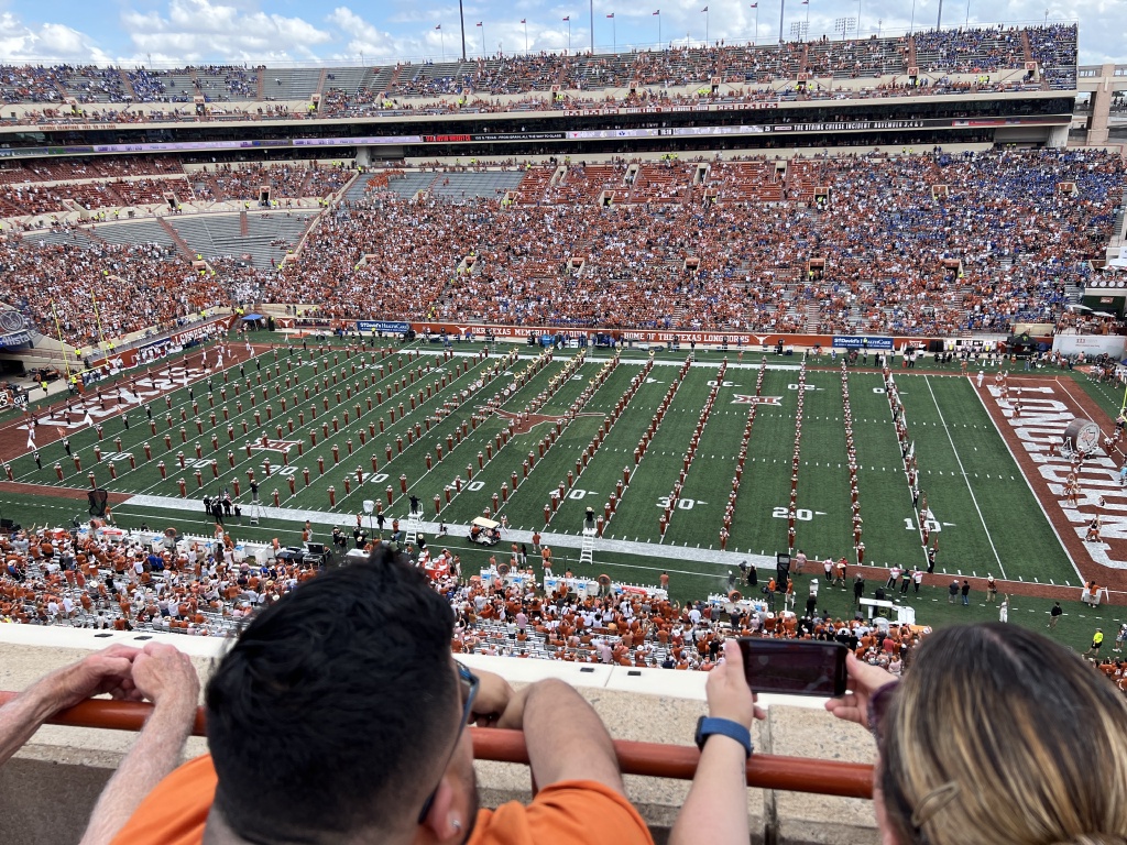 2023/09(September)/UT-Football/1024x768_2023-10-28-UT-Football-45-Band.JPG