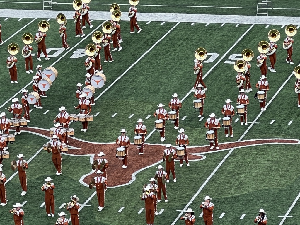 2023/09(September)/UT-Football/1024x768_2023-10-28-UT-Football-46-Band.JPG