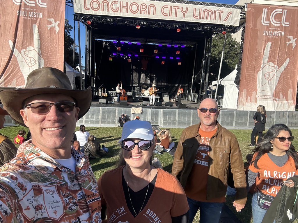 2023-11-24-UT-Football-58-Travis-Suzi-Mike-Graciella.JPG