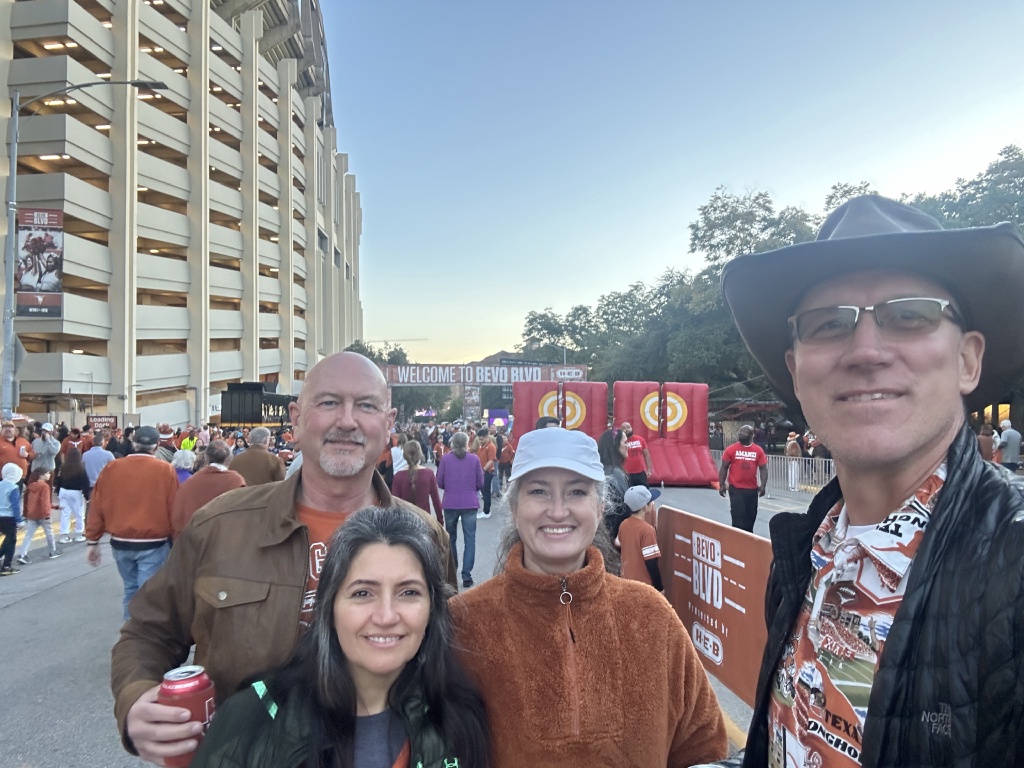 2023-11-24-UT-Football-62-Travis-Suzi-Mike-Graciella.JPG