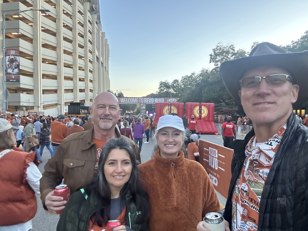 2023-11-24-UT-Football-63-Travis-Suzi-Mike-Graciella.JPG