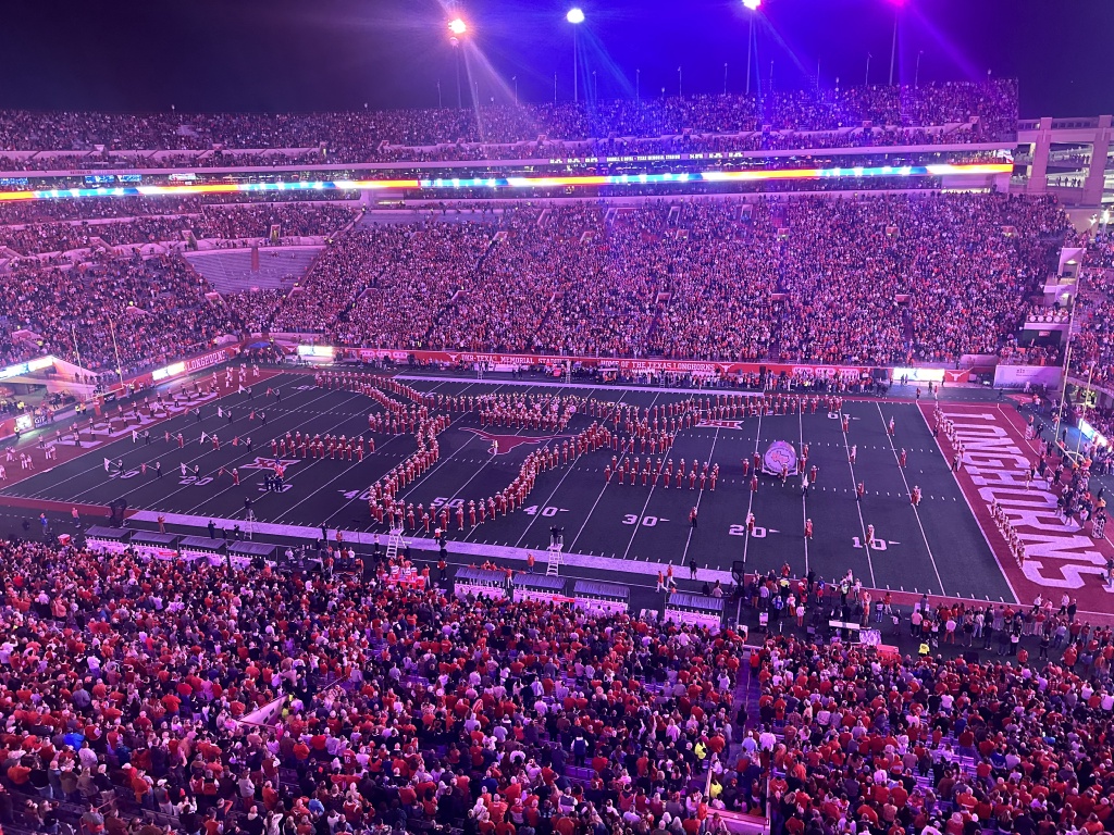 2023/09(September)/UT-Football/1024x768_2023-11-24-UT-Football-67.JPG