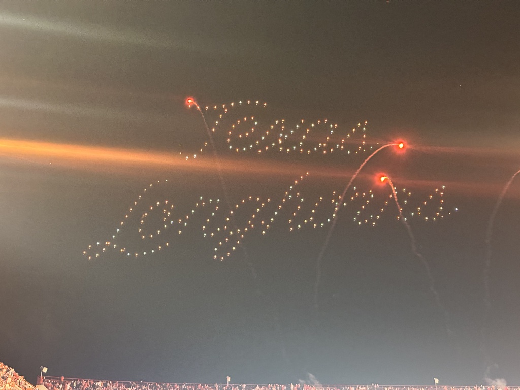 2023-11-24-UT-Football-83-drone-show.JPG