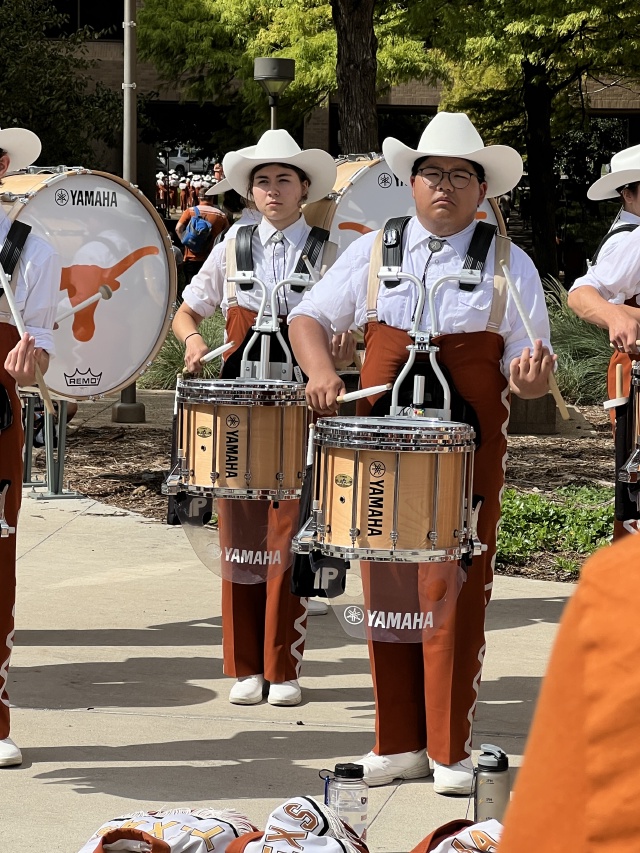 2023/09(September)/UT-Football/640x480_2023-10-28-UT-Football-39-Band.JPG