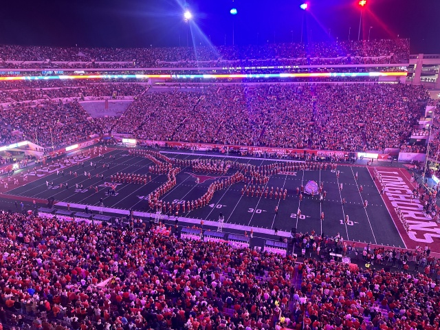 2023/09(September)/UT-Football/640x480_2023-11-24-UT-Football-68.JPG