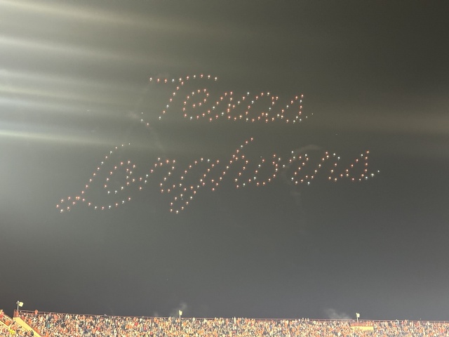 2023-11-24-UT-Football-88-drone-show.JPG