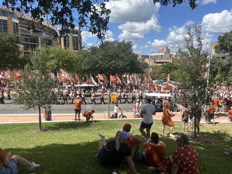 2023/09(September)/UT-Football/2023-09-30-UT-Football-01-alumni-band.JPG